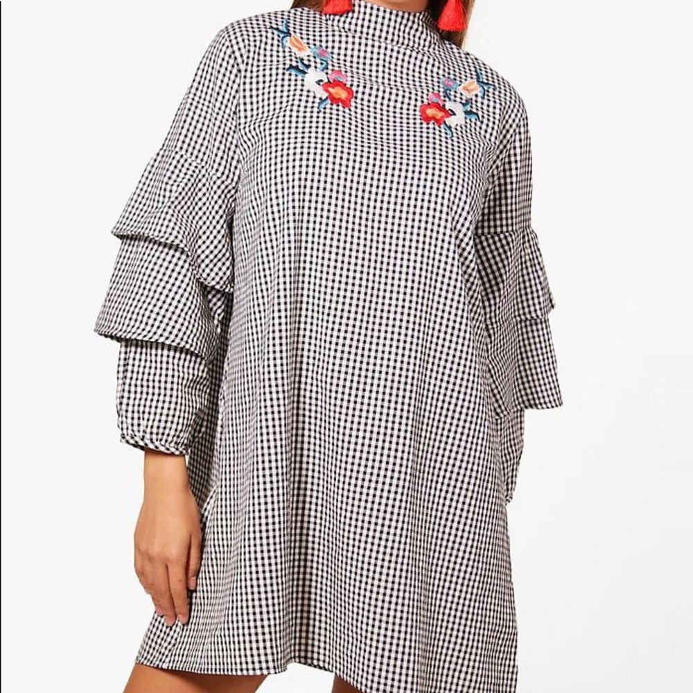 Embroider Gingham Shift dress with layered sleeves